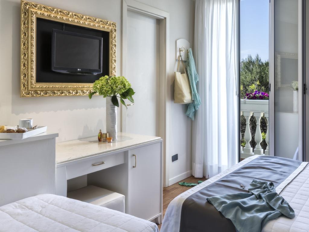 Novecento Suite Hotel Риччоне Екстер'єр фото