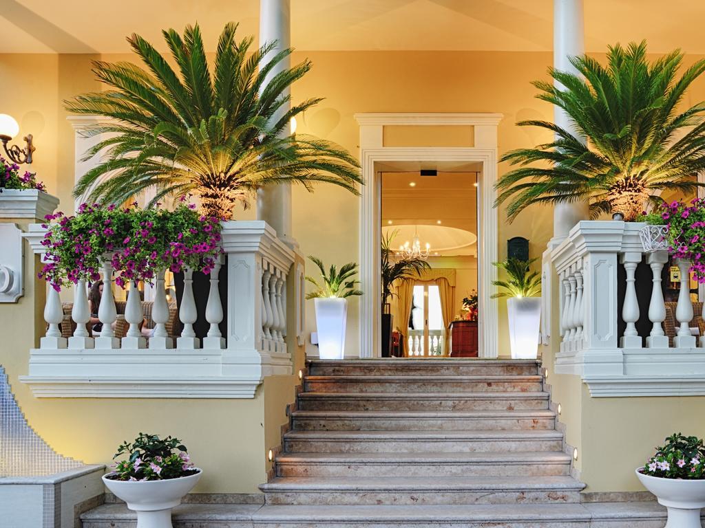 Novecento Suite Hotel Риччоне Екстер'єр фото