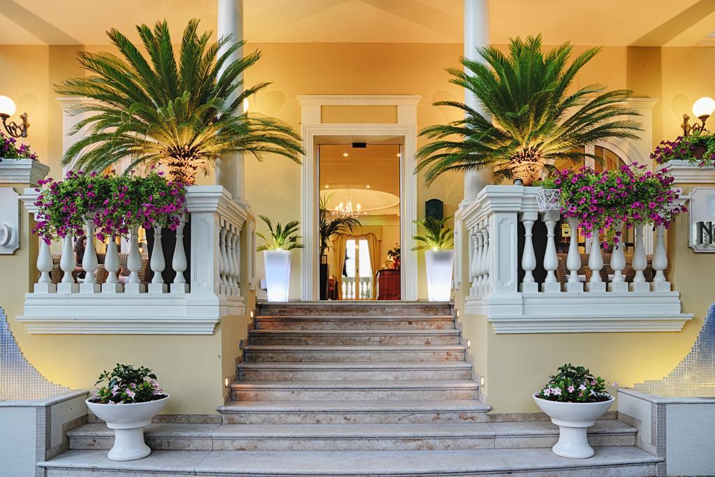 Novecento Suite Hotel Риччоне Екстер'єр фото