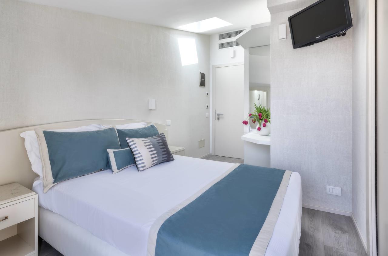 Novecento Suite Hotel Риччоне Екстер'єр фото