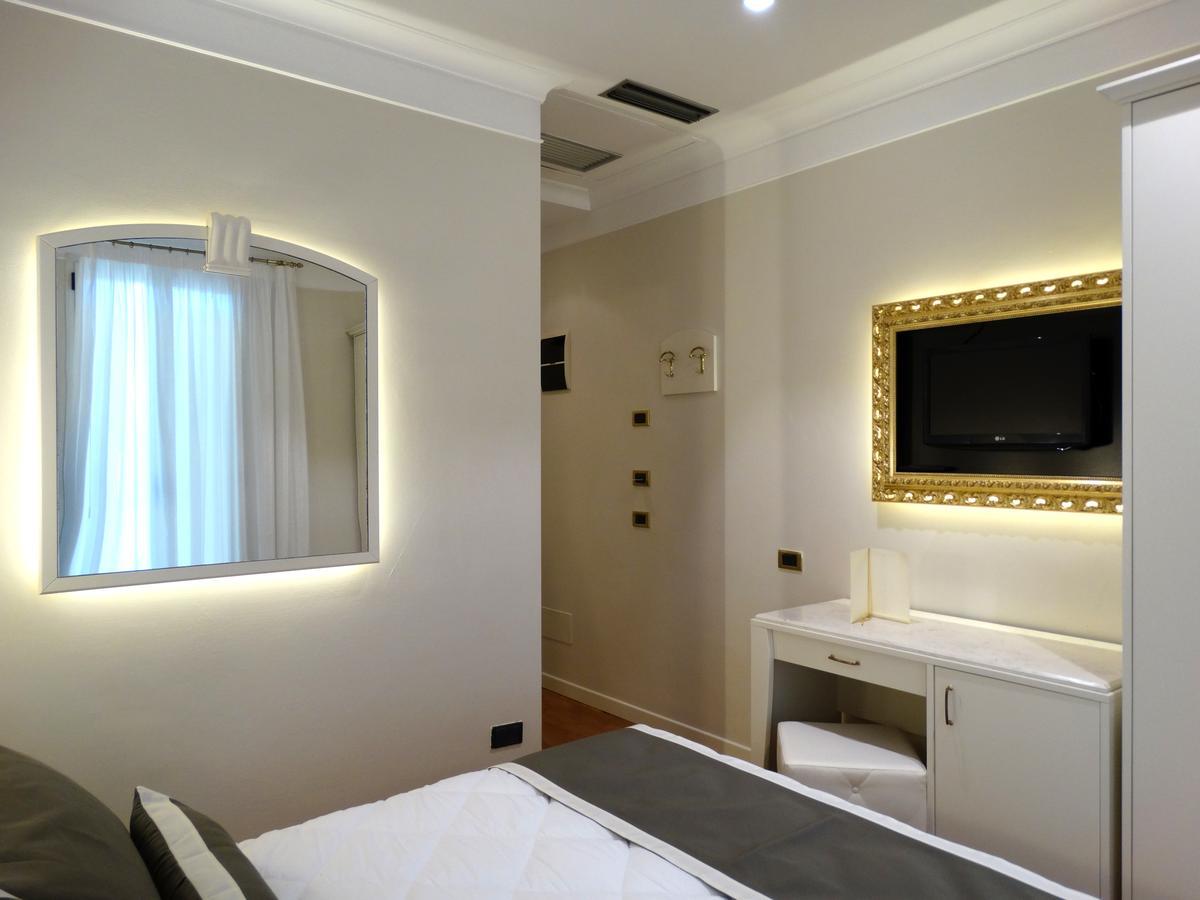 Novecento Suite Hotel Риччоне Екстер'єр фото