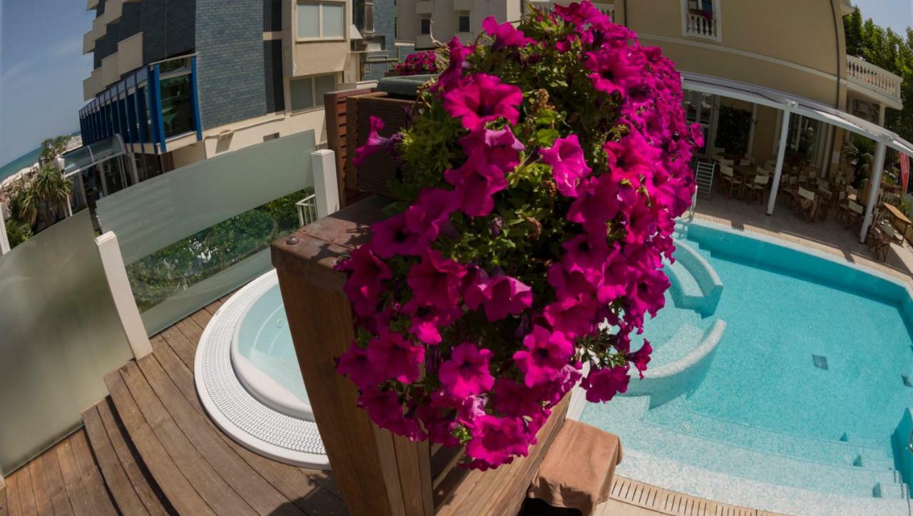 Novecento Suite Hotel Риччоне Екстер'єр фото