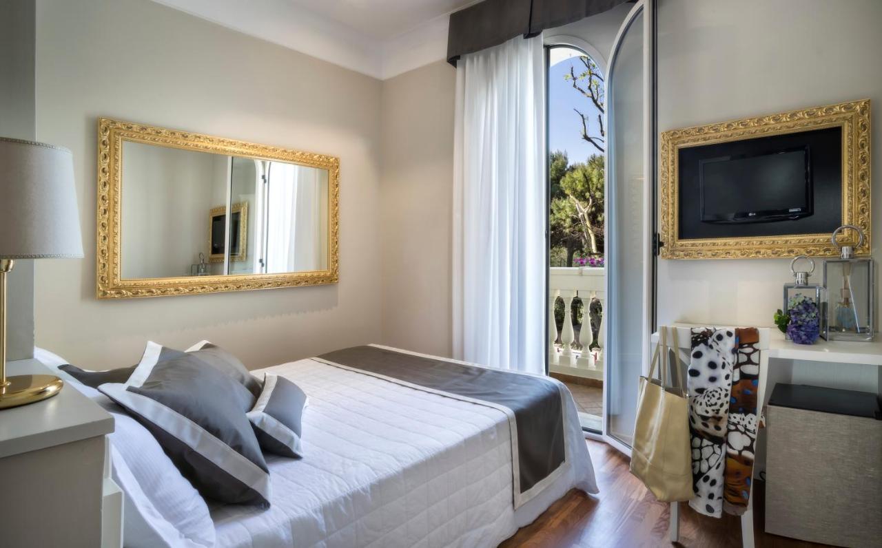 Novecento Suite Hotel Риччоне Екстер'єр фото